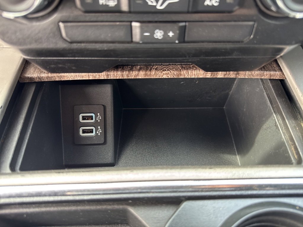 Used 2017 Ford F350 Lariat w/ Chrome Package image 43