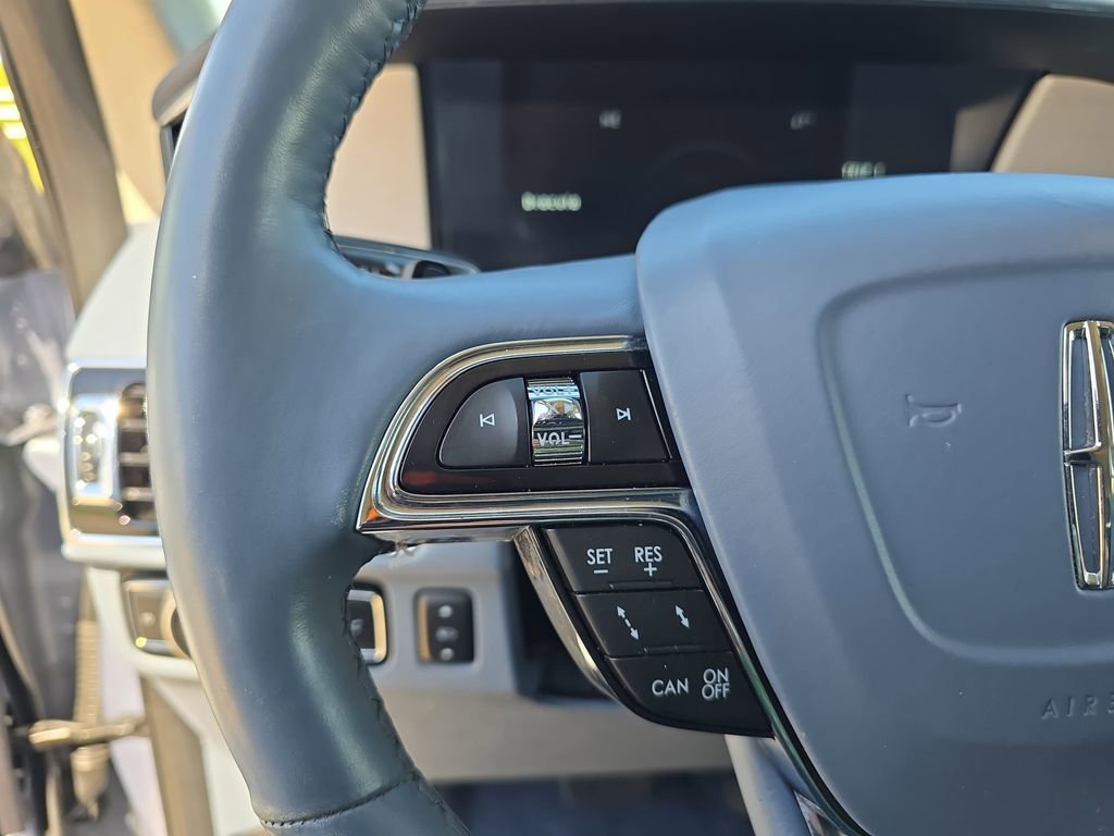 Used 2021 Lincoln Navigator Black Label w/ Cargo Convenience Package AWD/4WD image 18
