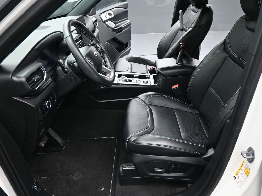Used 2023 Ford Explorer ST w/ Equipment Group 401A image 2