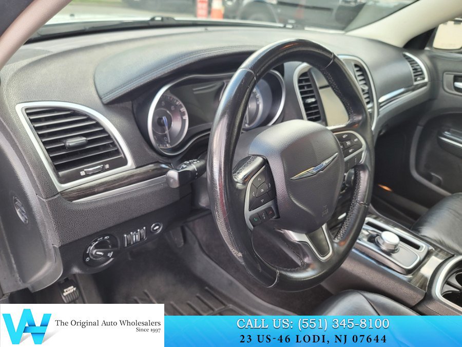 Used 2016 Chrysler 300 Limited AWD/4WD image 10