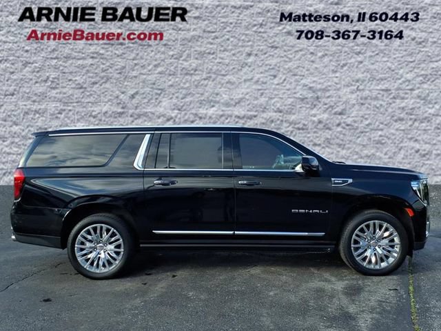 Used 2023 GMC Yukon XL Denali AWD/4WD image 5