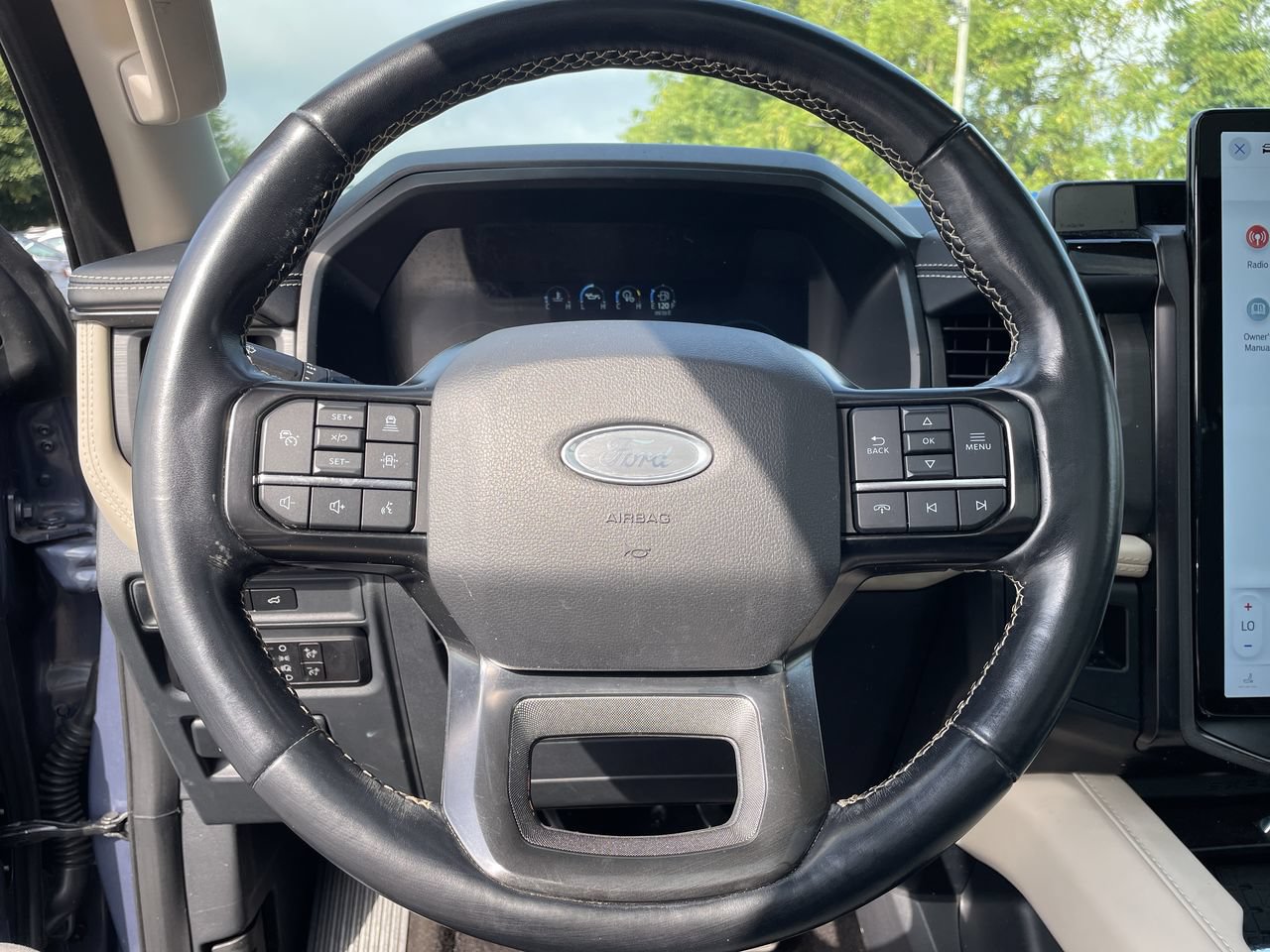 Used 2023 Ford Expedition Max Platinum AWD/4WD image 5