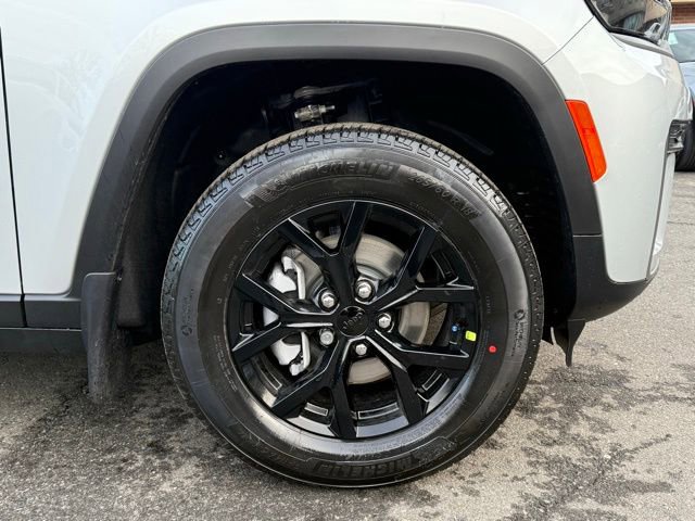 New 2026 Jeep Grand Cherokee Altitude image 19