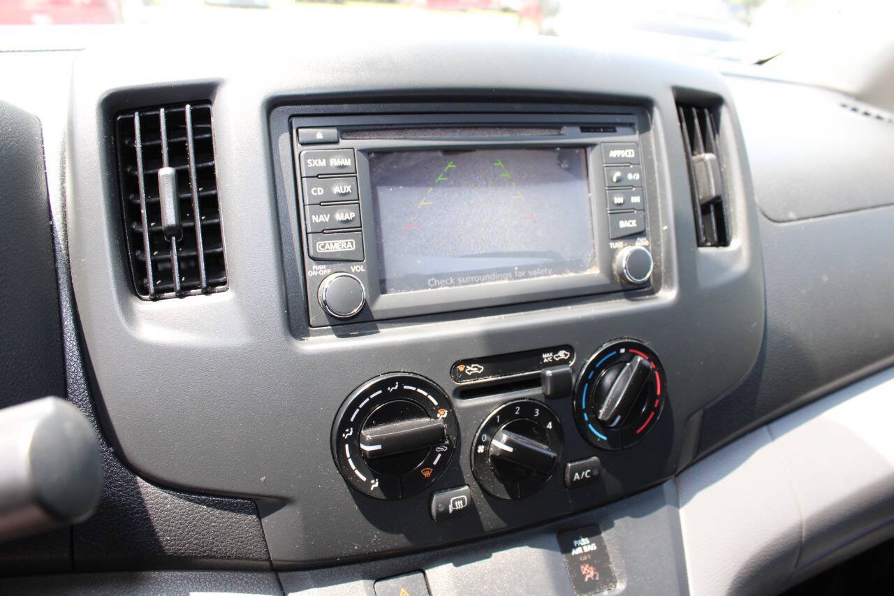 Used 2017 Nissan NV200 SV w/ Technology Package FWD image 16