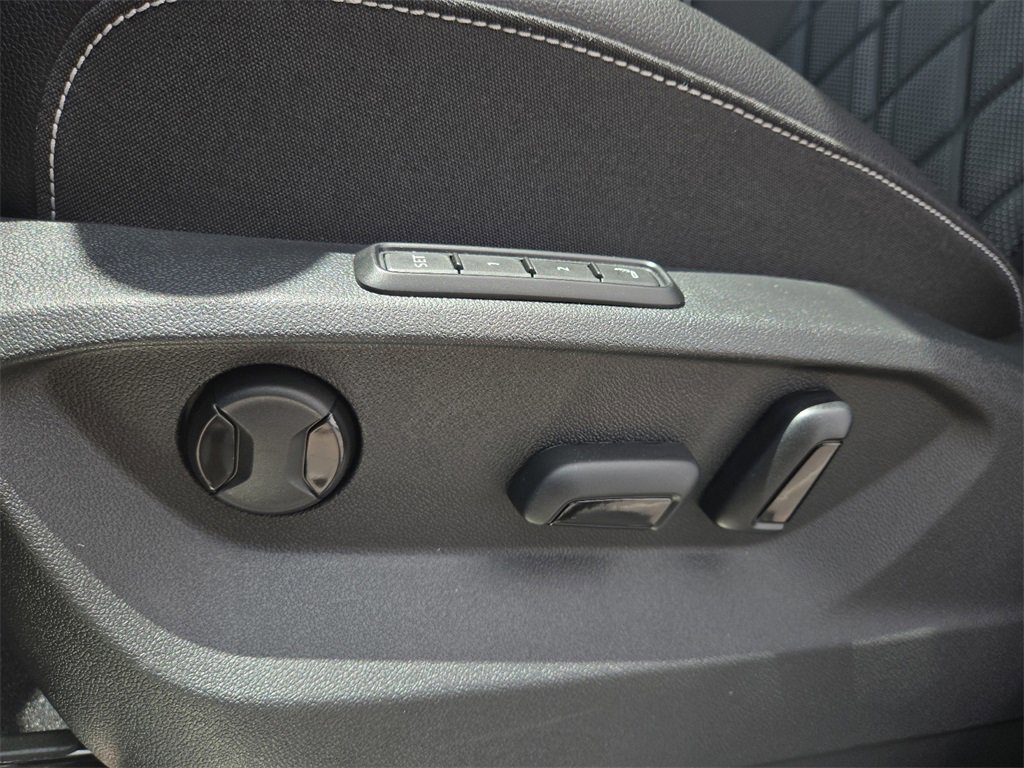 New 2025 Volkswagen Atlas SEL Premium R-Line image 19