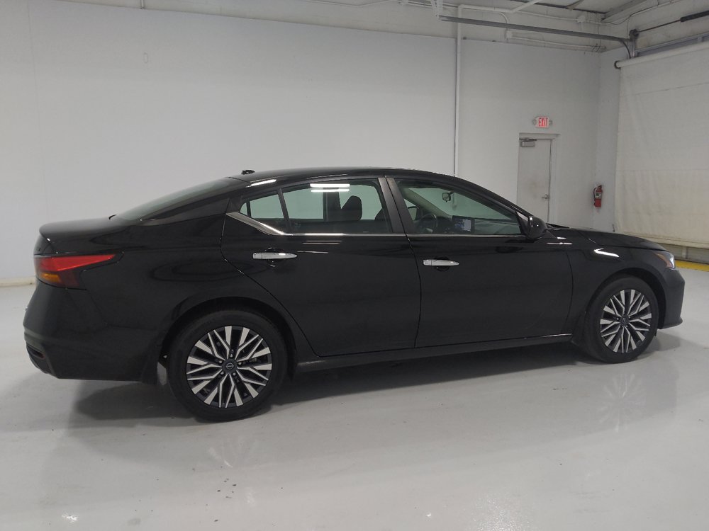 Used 2023 Nissan Altima 2.5 SV w/ SV Premium Package AWD/4WD image 10
