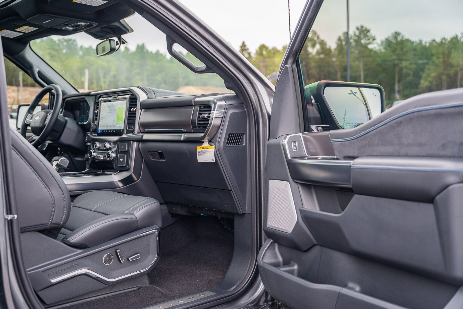 New 2025 Ford F150 Platinum w/ Equipment Group 702A High image 19