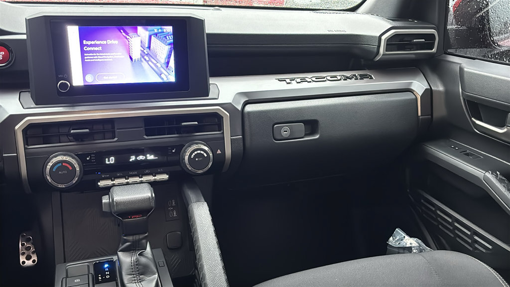 Used 2025 Toyota Tacoma TRD Sport AWD/4WD image 9