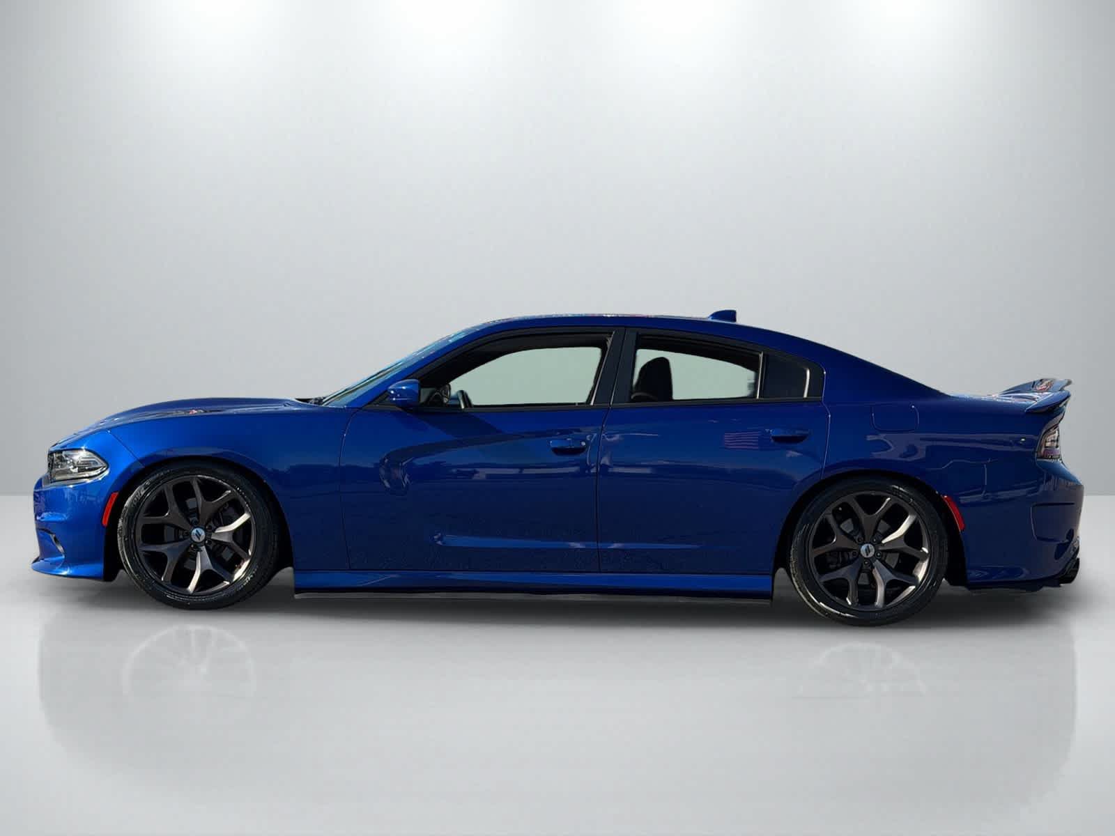 Used 2019 Dodge Charger SXT RWD image 2