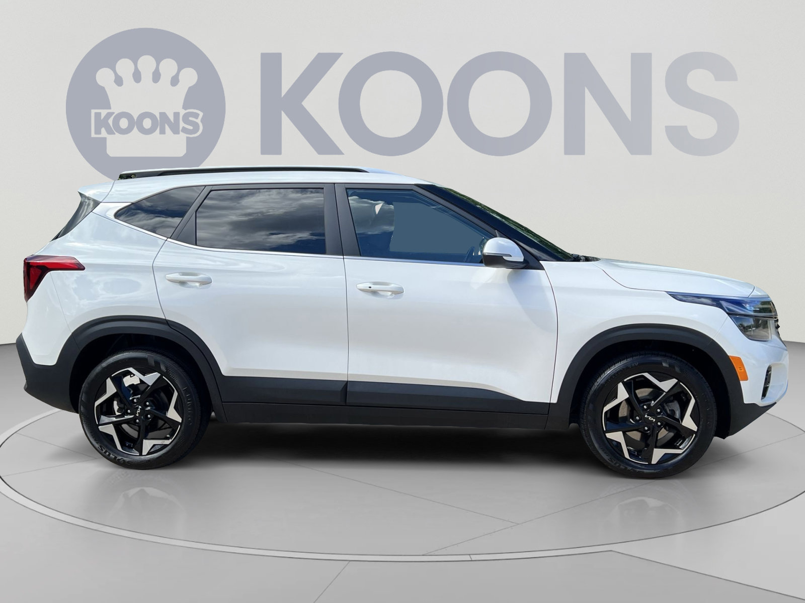 Used 2024 Kia Seltos EX FWD image 8