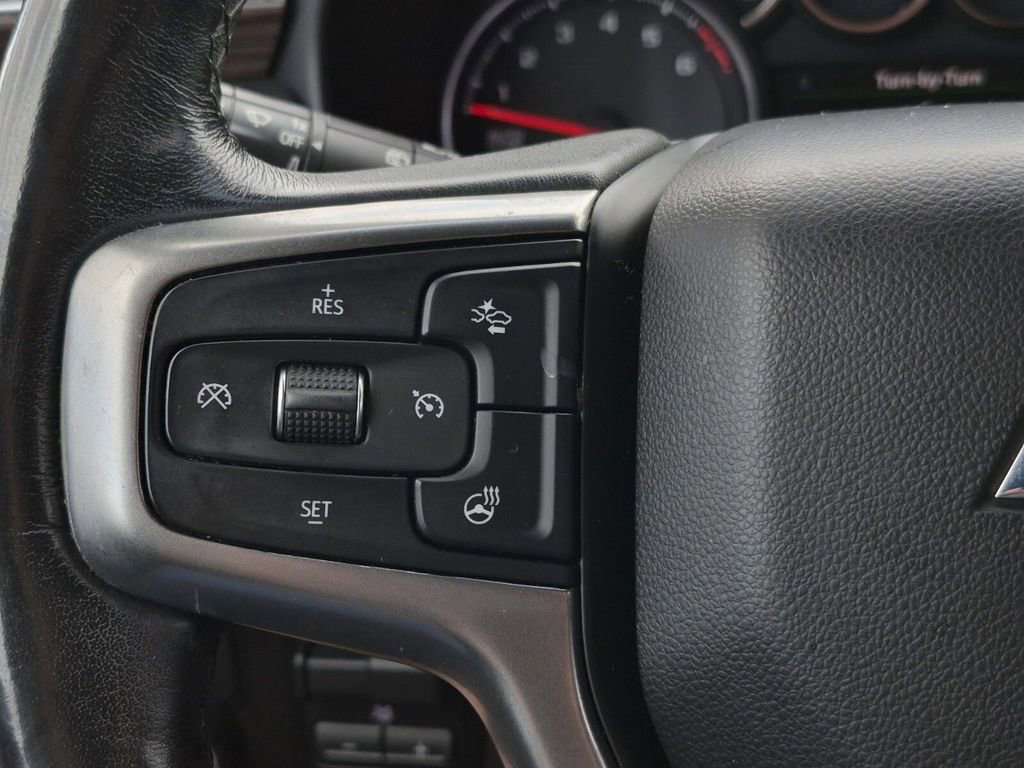 Used 2021 Chevrolet Suburban Z71 w/ Z71 Signature Package image 23