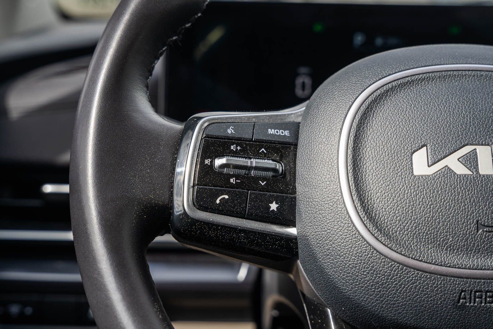 Used 2025 Kia Carnival image 27