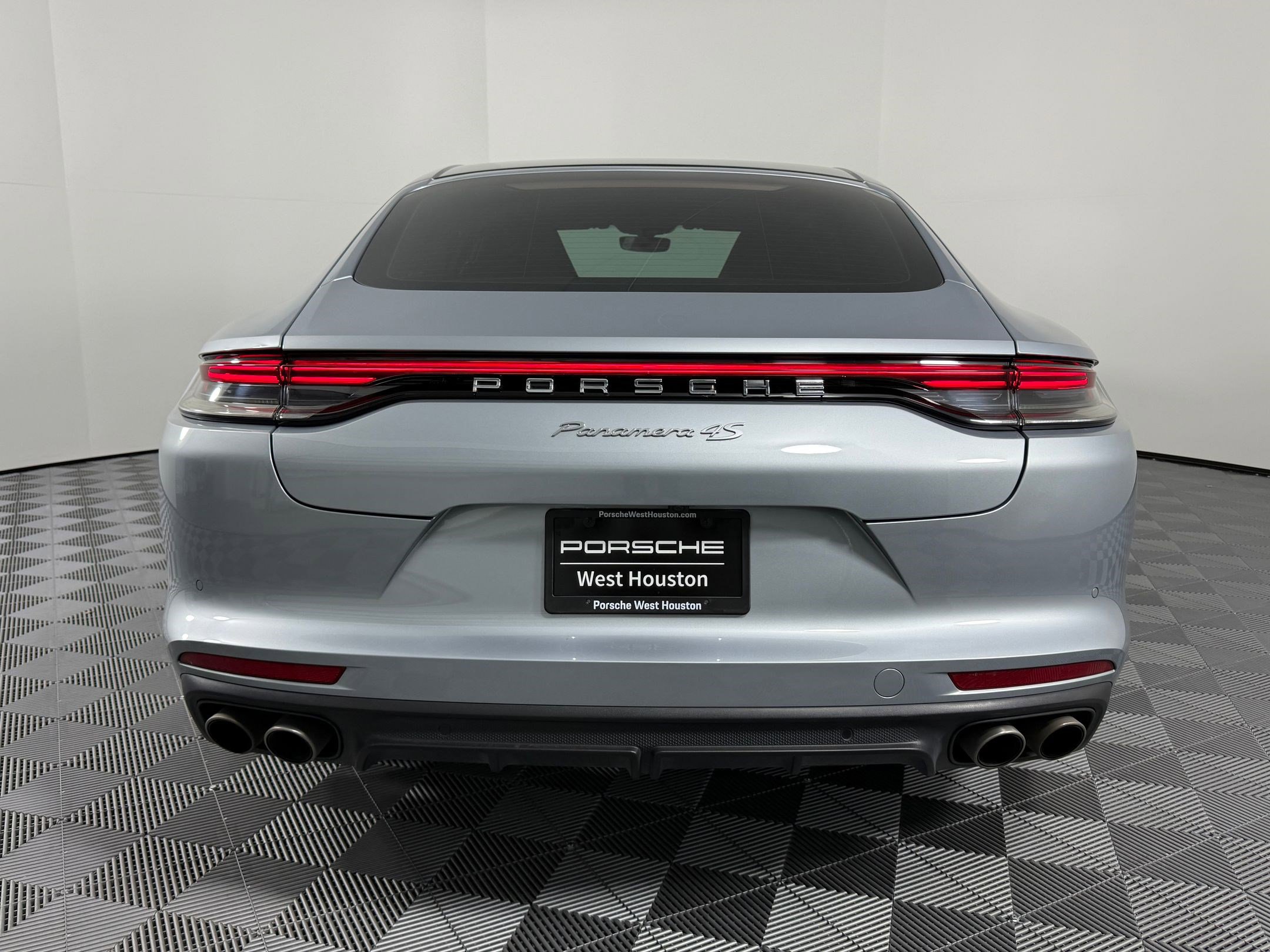 Used 2023 Porsche Panamera 4S image 10