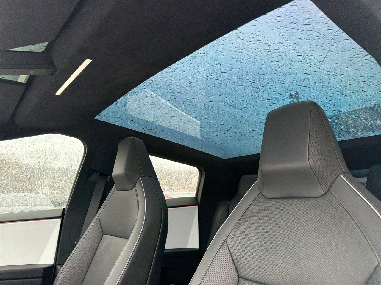 Used 2024 Tesla Cybertruck AWD Crew Cab image 16