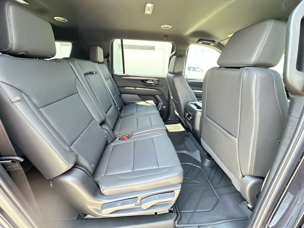New 2026 Chevrolet Suburban LT w/ Comfort Package AWD/4WD image 26