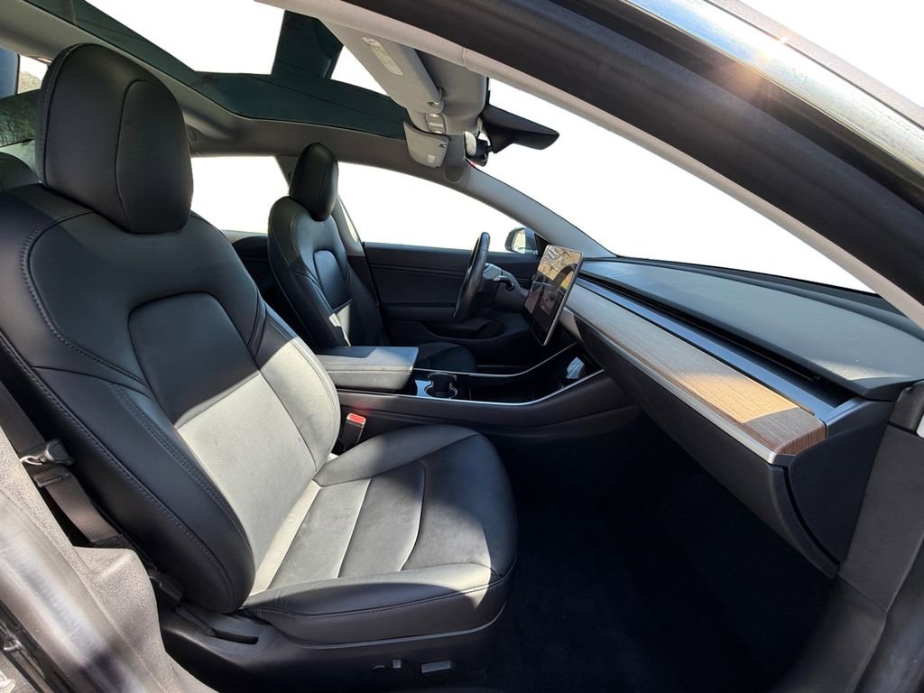 Used 2018 Tesla Model 3 Long Range image 14