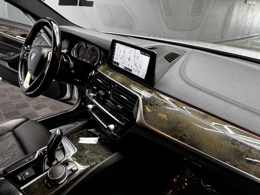 Used 2018 BMW 540i xDrive image 54