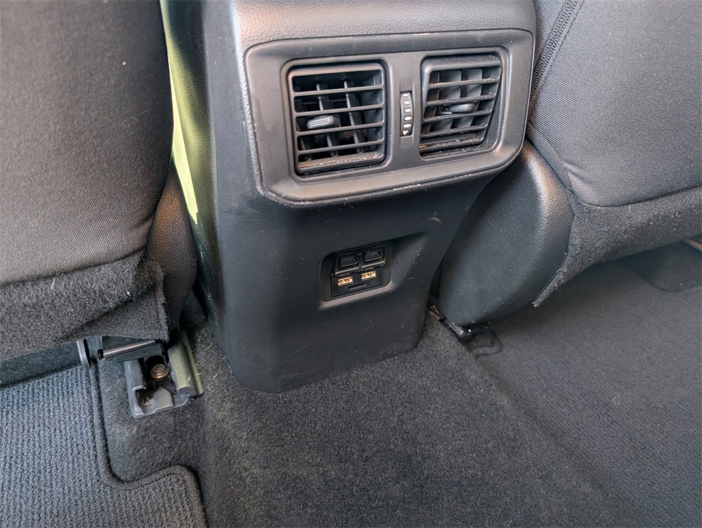 Used 2021 Toyota RAV4 XLE image 28