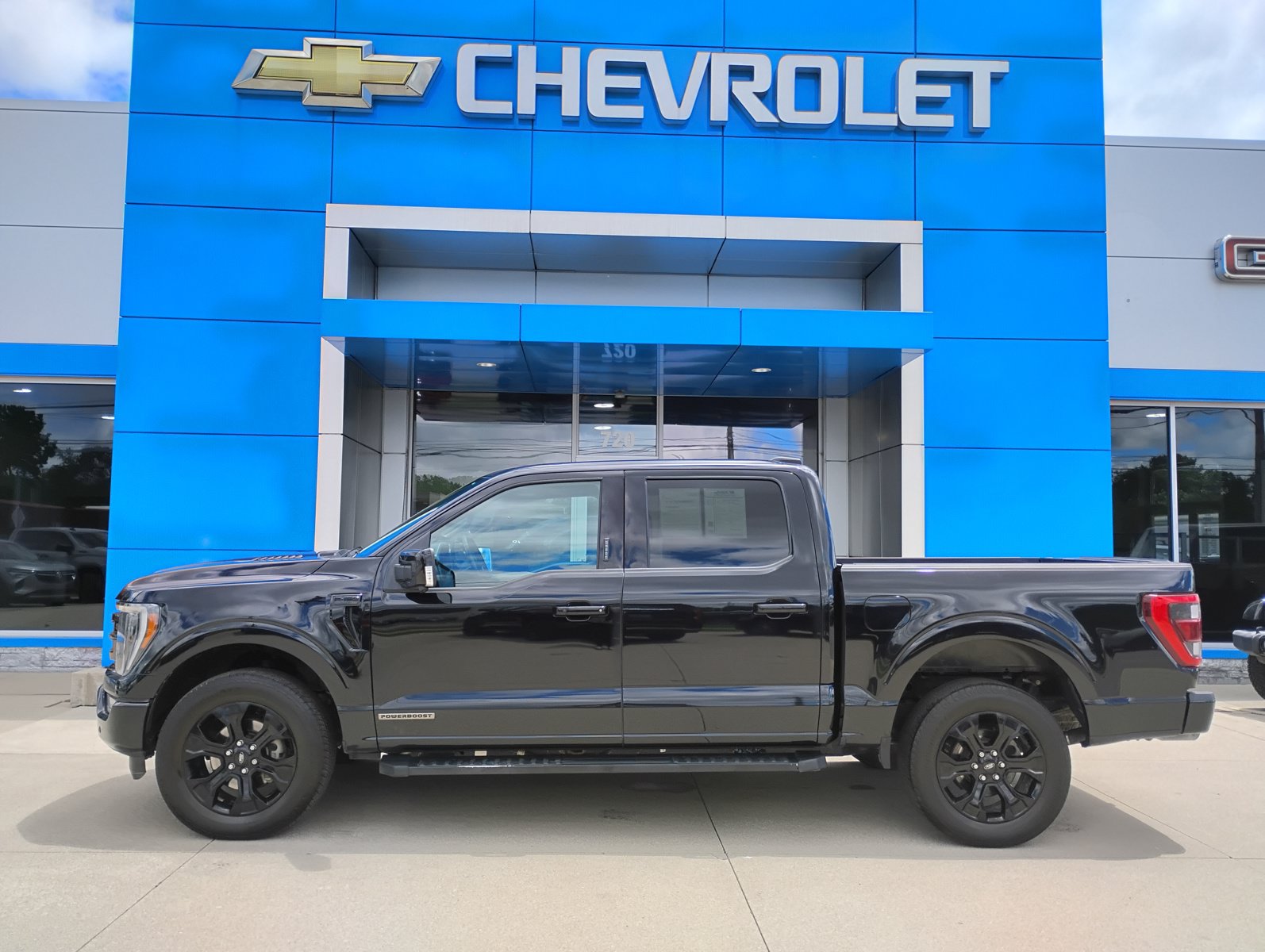 Used 2023 Ford F150 Lariat w/ Equipment Group 502A High AWD/4WD image 9