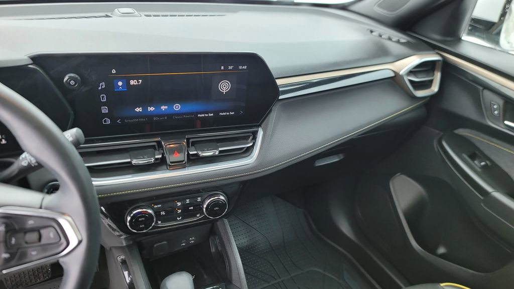 Used 2024 Chevrolet TrailBlazer ACTIV w/ Convenience Package image 21