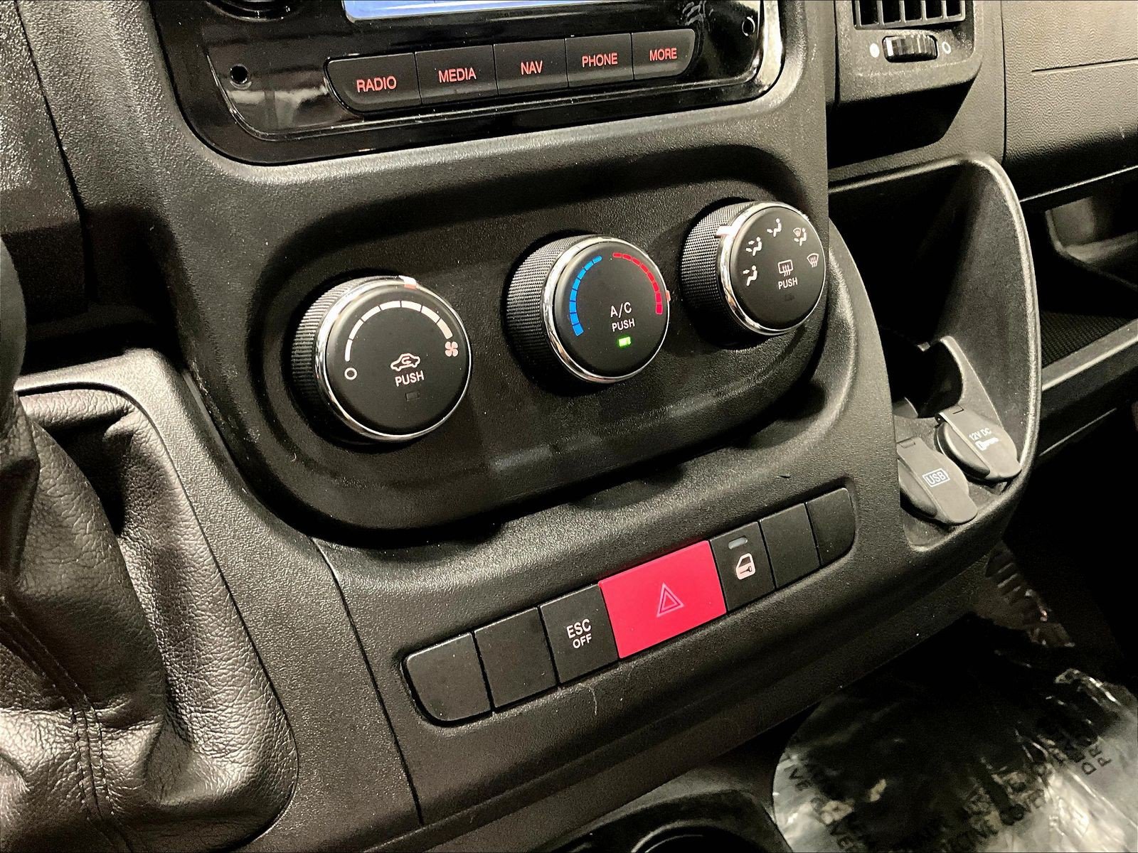 Used 2019 RAM ProMaster 2500 w/ Interior Convenience Group FWD image 16