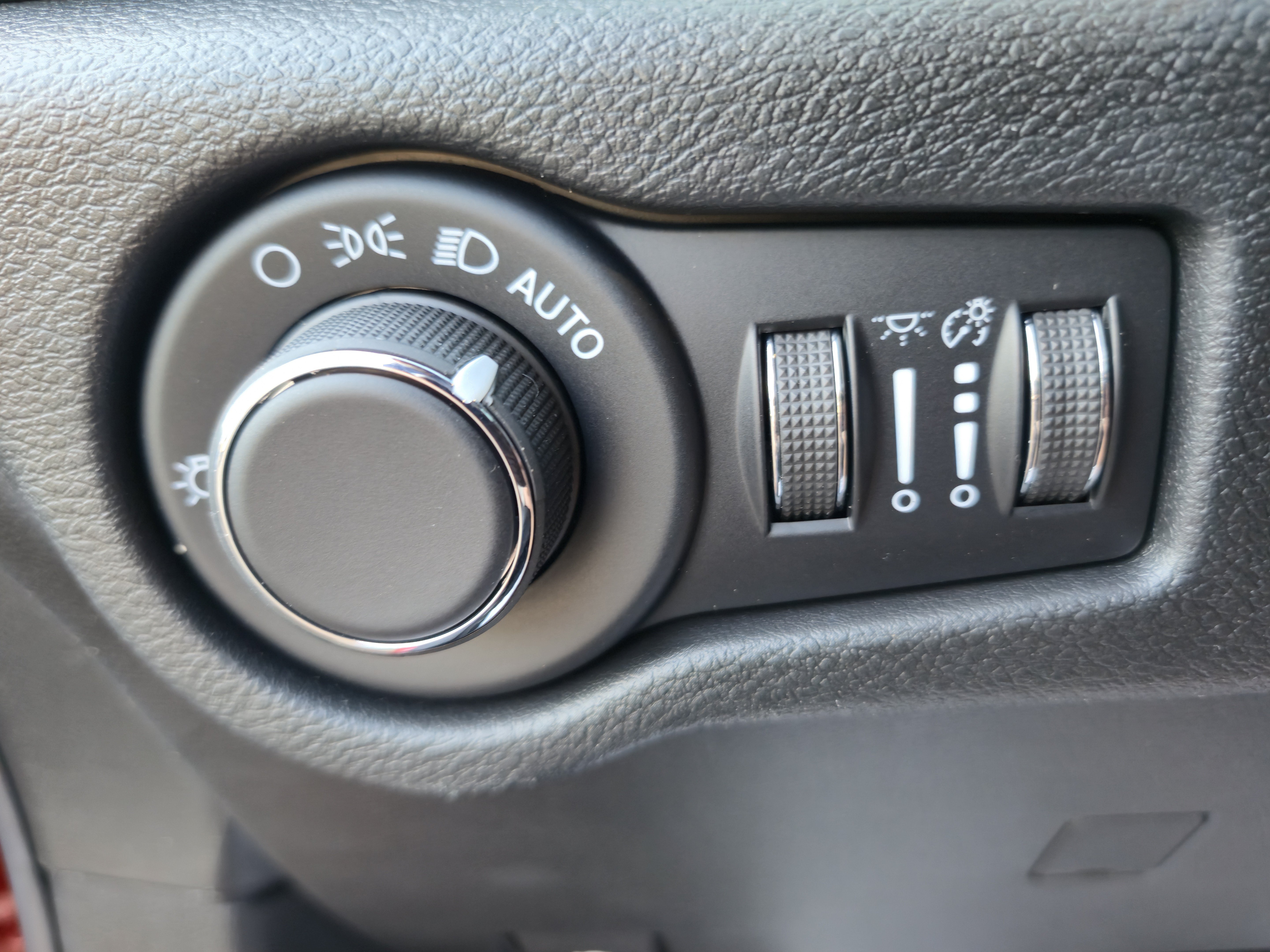 New 2027 Chrysler Pacifica Select FWD image 26