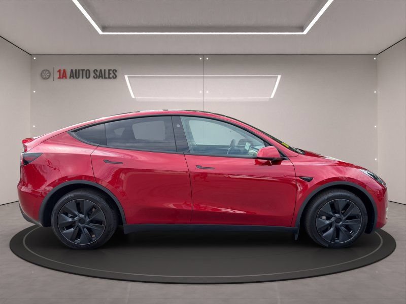 Used 2024 Tesla Model Y Long Range AWD/4WD image 6
