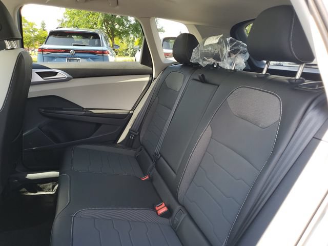 New 2026 Volkswagen Taos SE AWD/4WD image 9