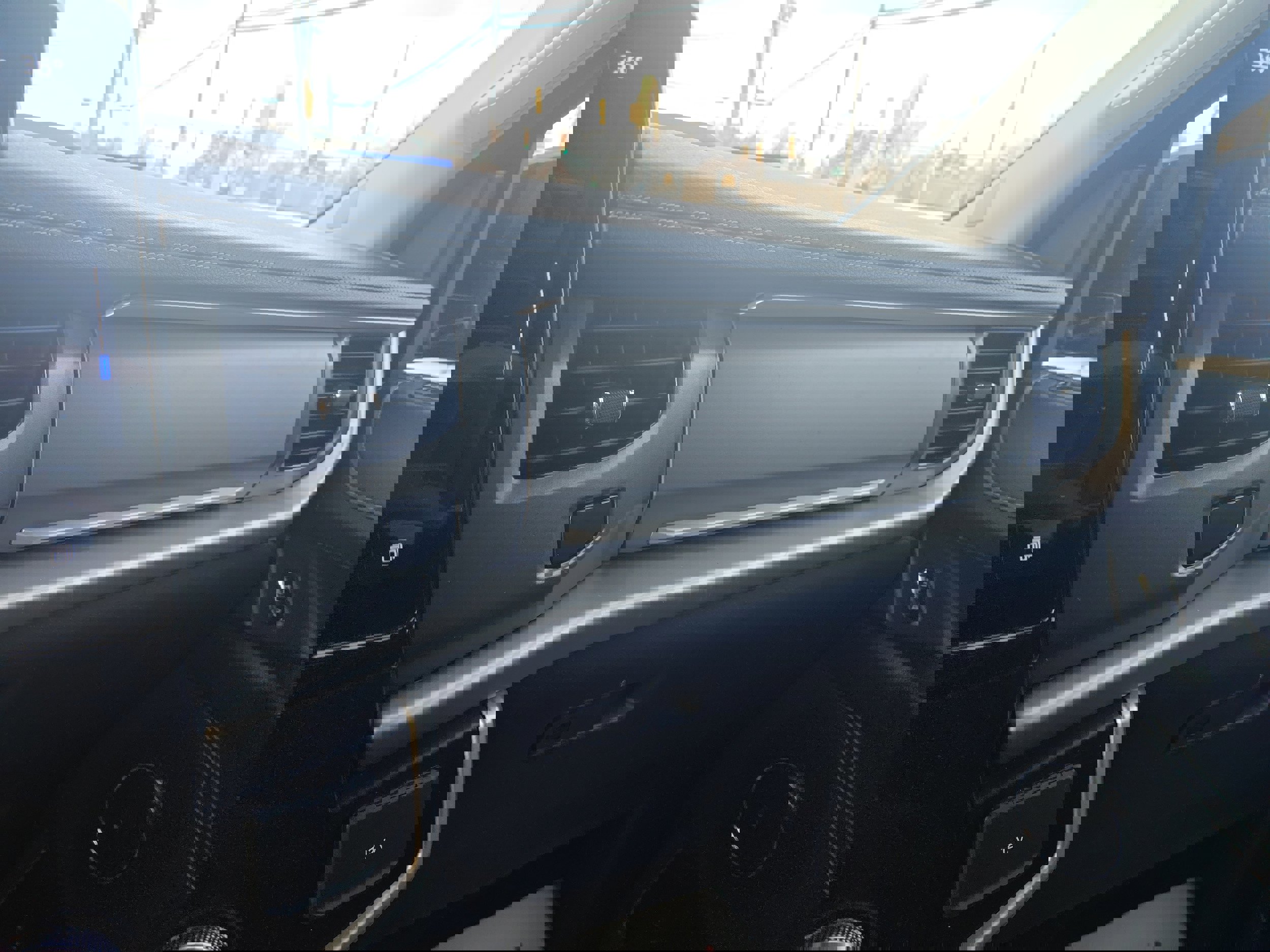 Used 2024 Ford Expedition Max XLT image 21