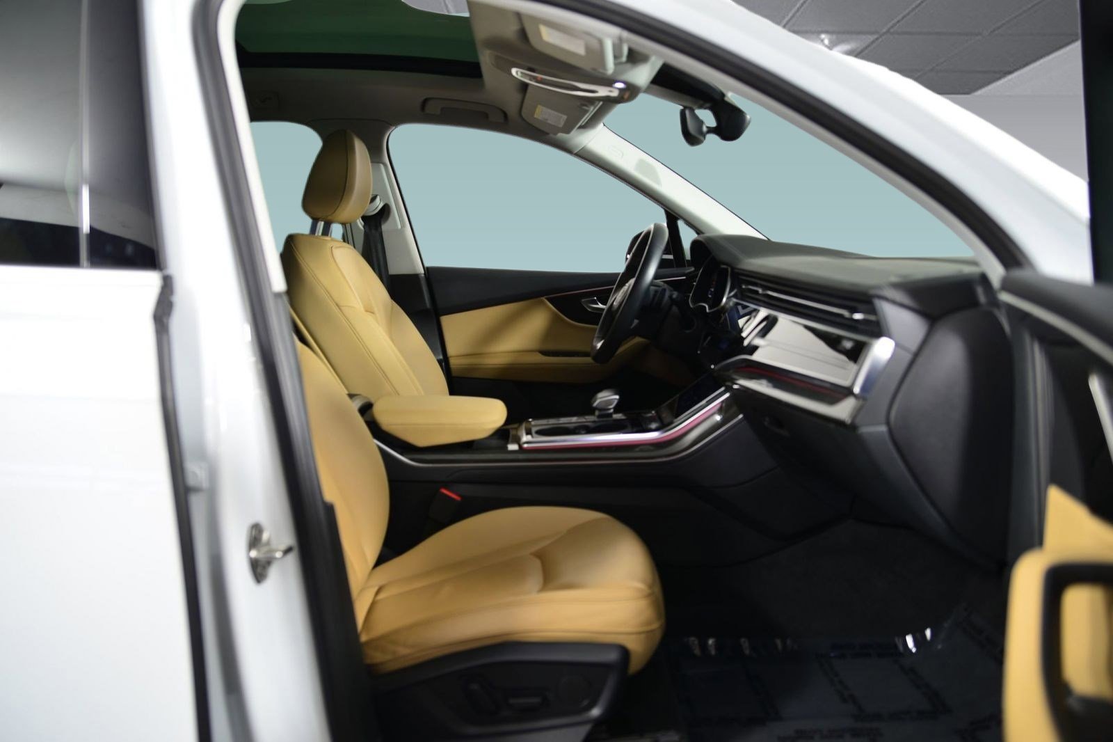 Used 2024 Audi Q7 3.0T Premium Plus image 17