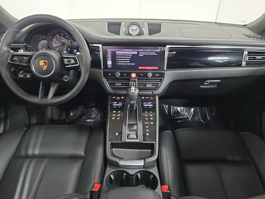 Certified 2026 Porsche Macan AWD/4WD image 13