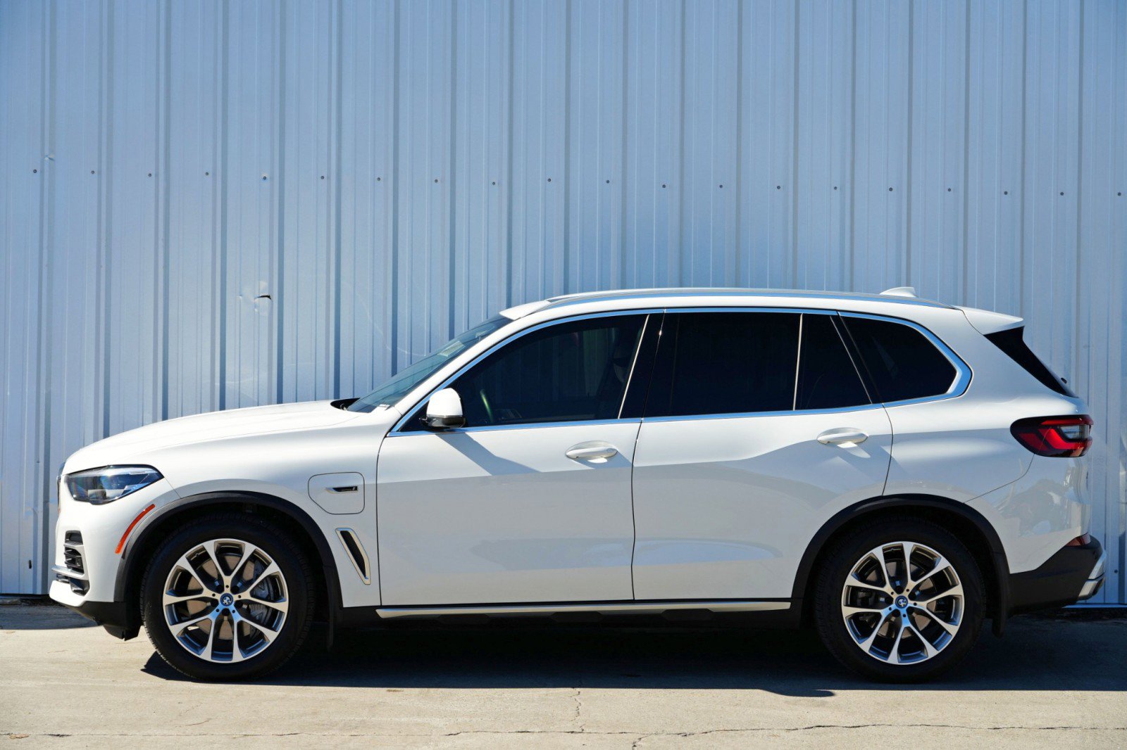 Used 2022 BMW X5 xDrive45e AWD/4WD image 54