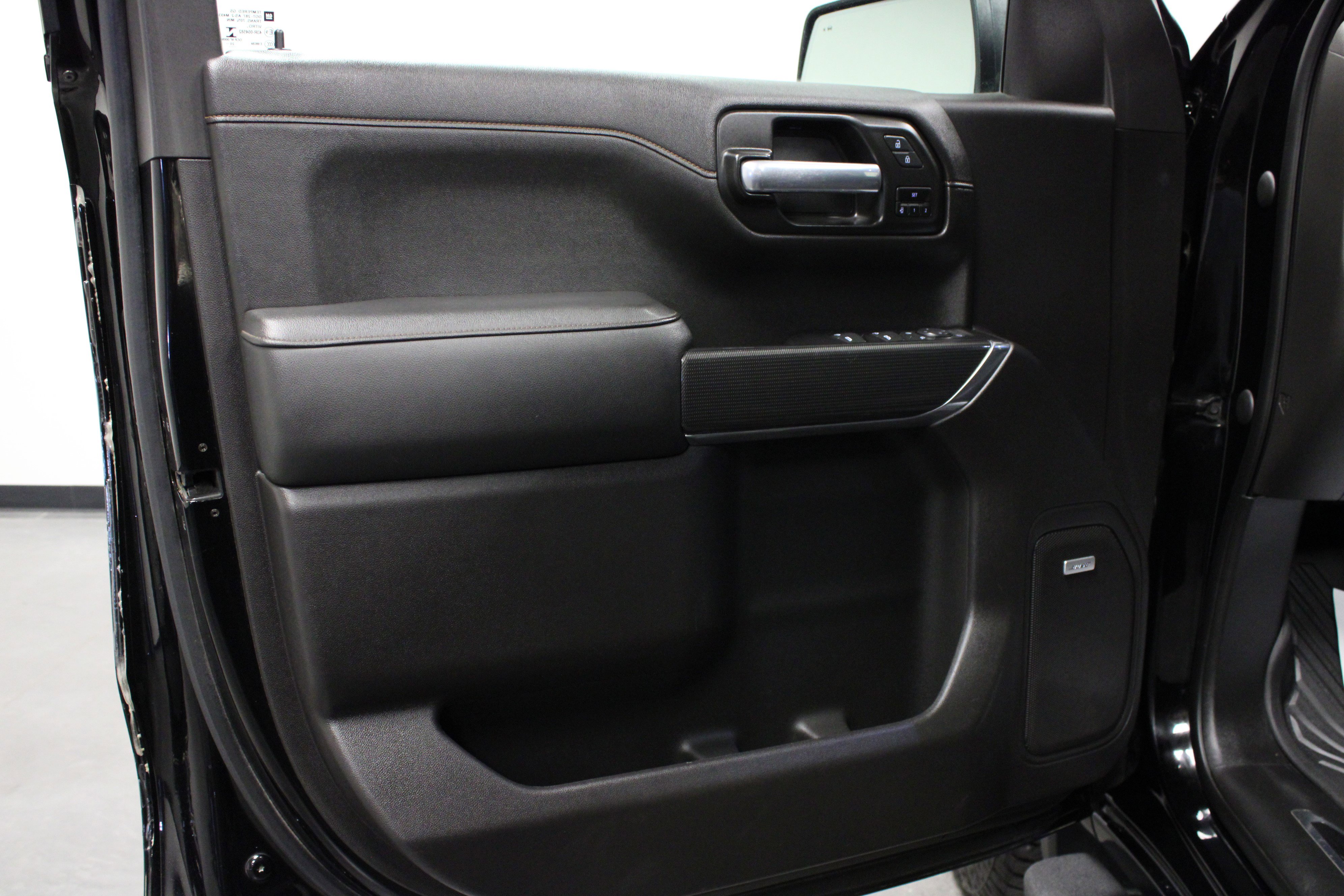 Used 2021 GMC Sierra 1500 AT4 w/ AT4 Premium Package image 11