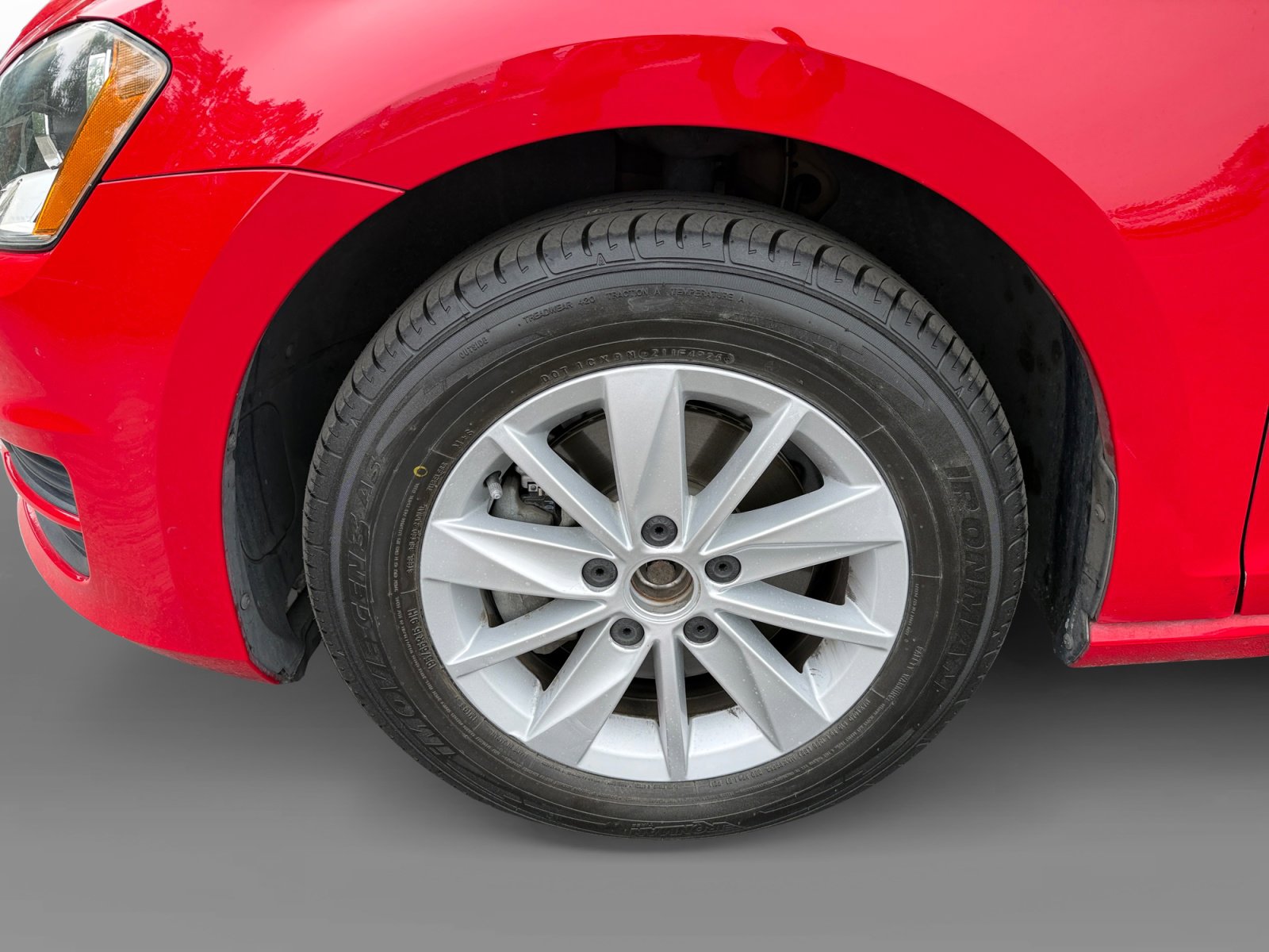 Used 2016 Volkswagen Golf S image 9