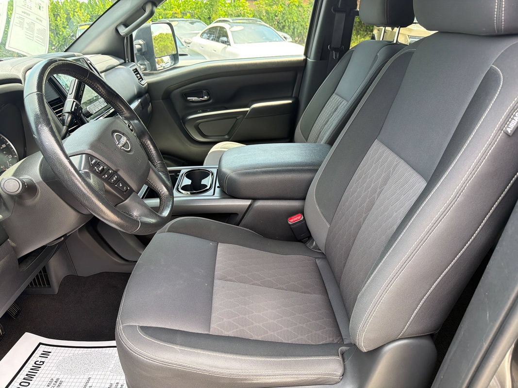 Used 2023 Nissan Titan SV w/ SV Convenience Package RWD image 11