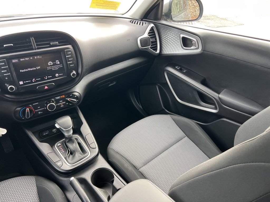 Certified 2022 Kia Soul LX w/ Technology Package image 21