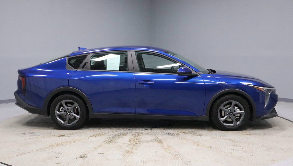 Used 2025 Kia K4 LXS image 10