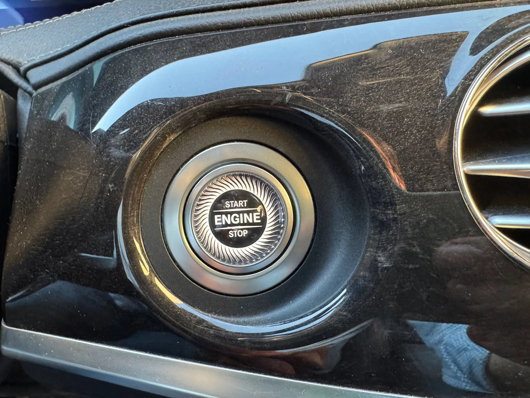 Used 2019 Mercedes-Benz S 560 Sedan image 16