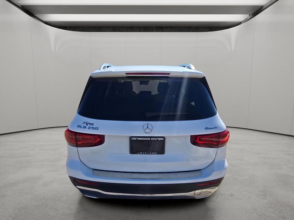 Used 2021 Mercedes-Benz GLB 250 4MATIC w/ Premium Package image 4