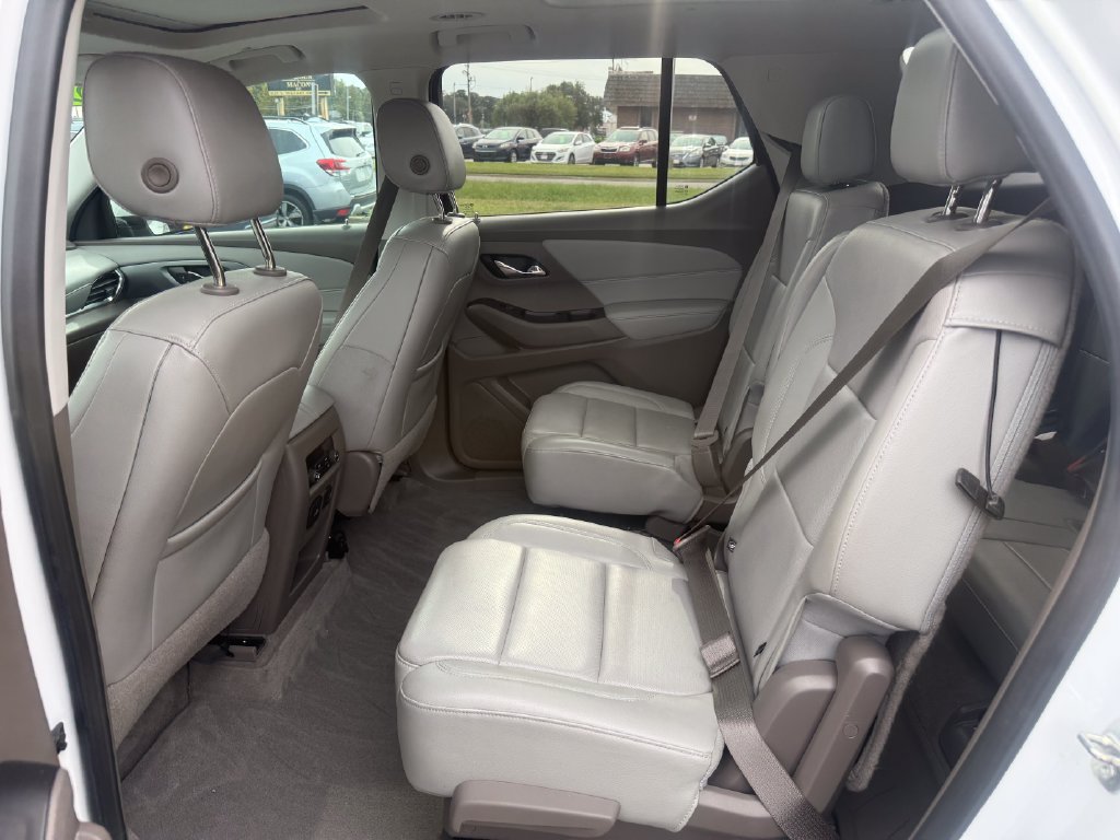 Used 2019 Chevrolet Traverse Premier w/ Driver Confidence II Package FWD image 11