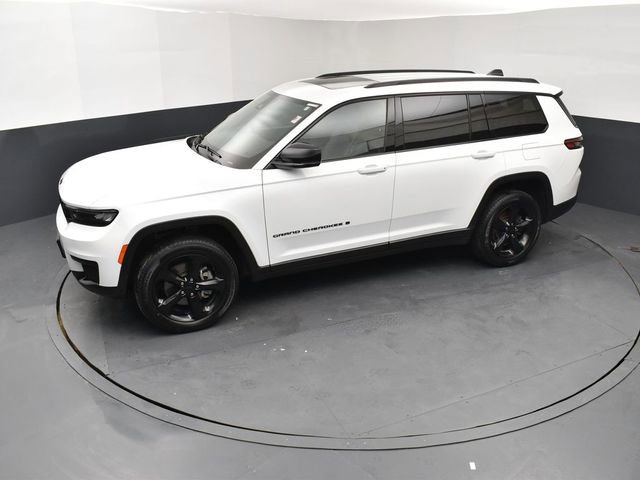Used 2023 Jeep Grand Cherokee L Laredo AWD/4WD image 15