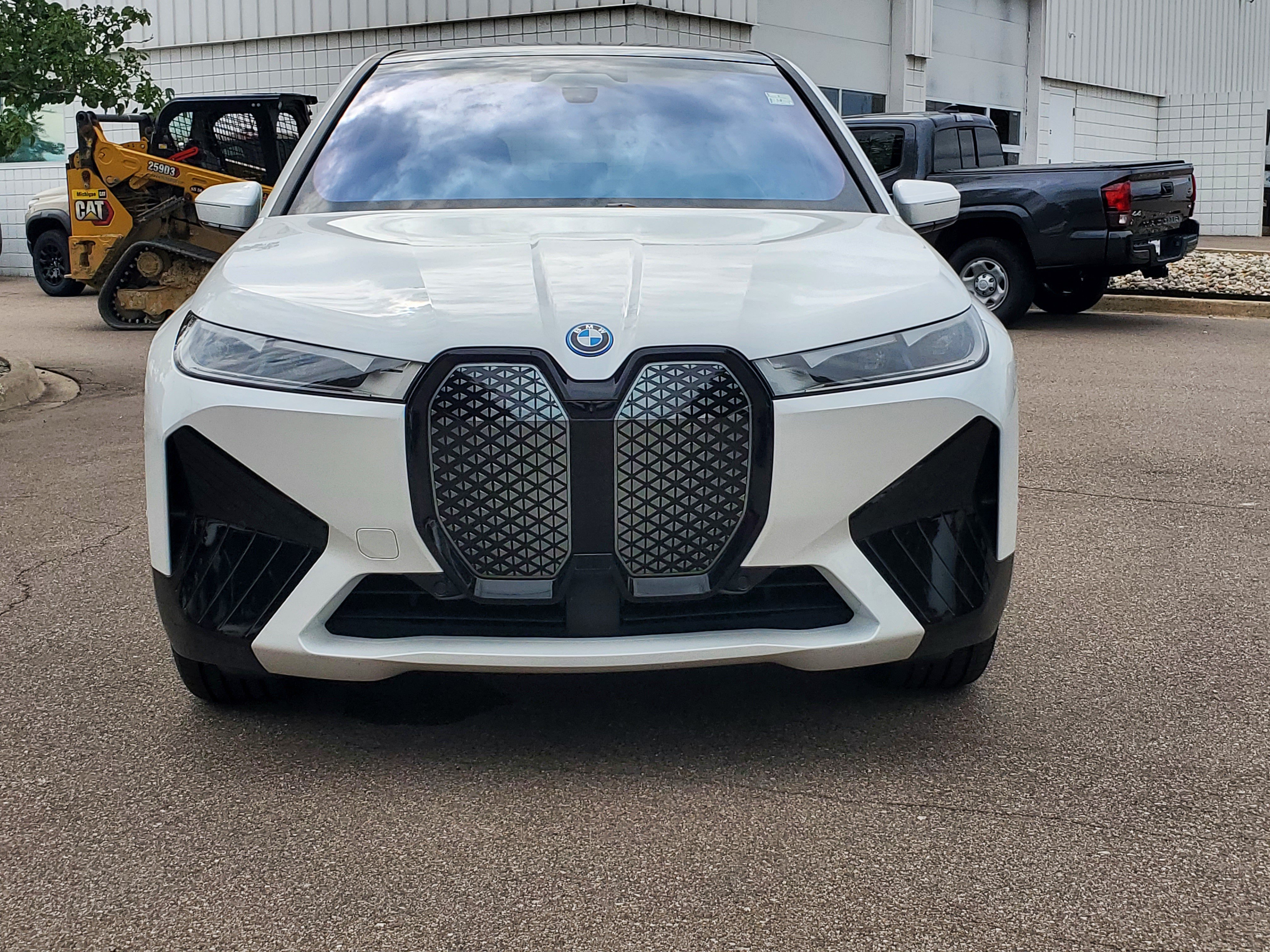 Certified 2024 BMW iX xDrive50 w/ Sport Package AWD/4WD image 8