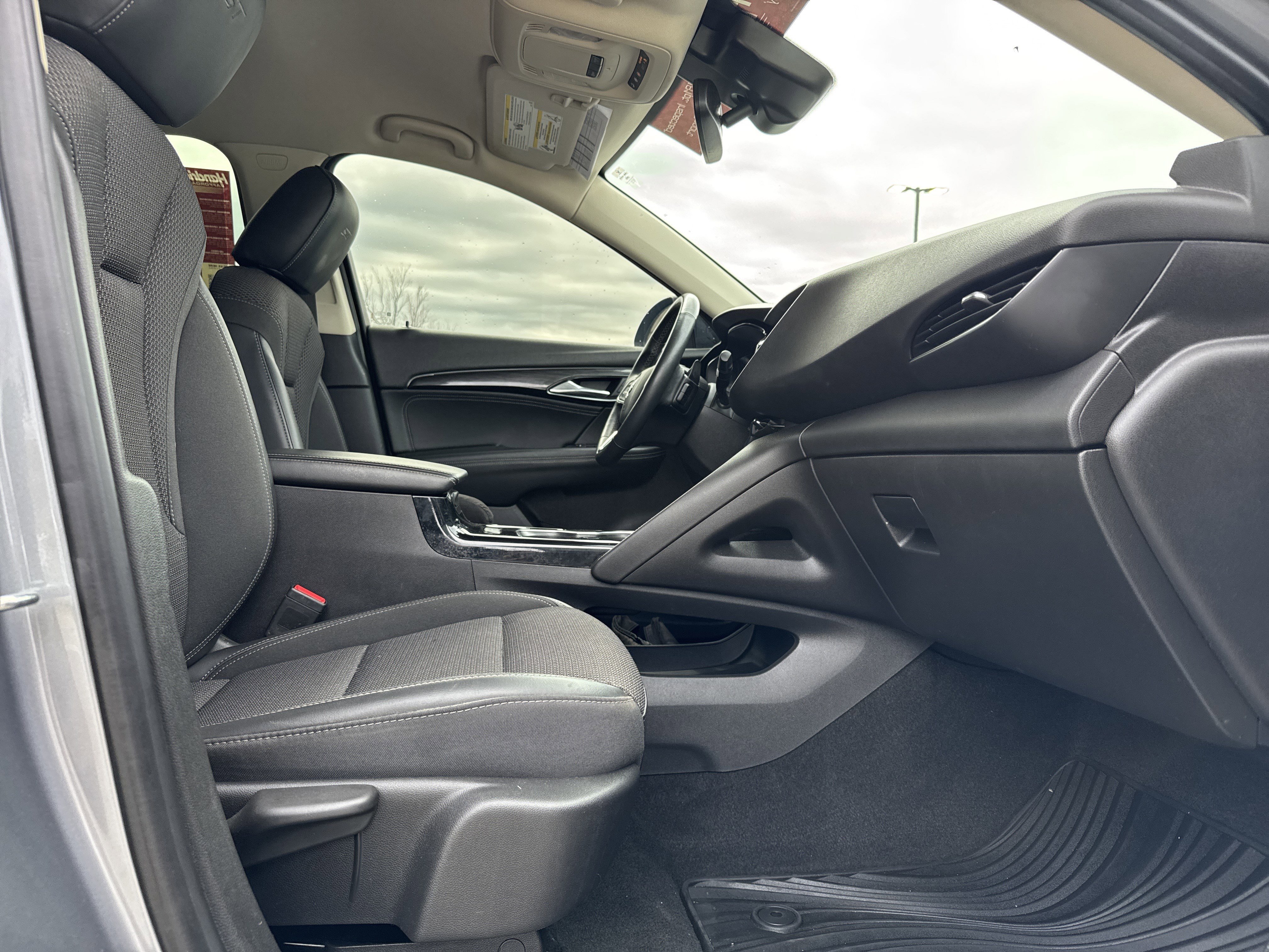 Used 2022 Buick Envision Preferred FWD image 28