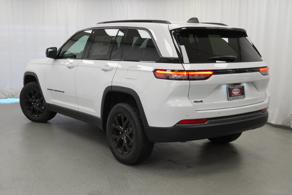 New 2026 Jeep Grand Cherokee Altitude AWD/4WD image 16