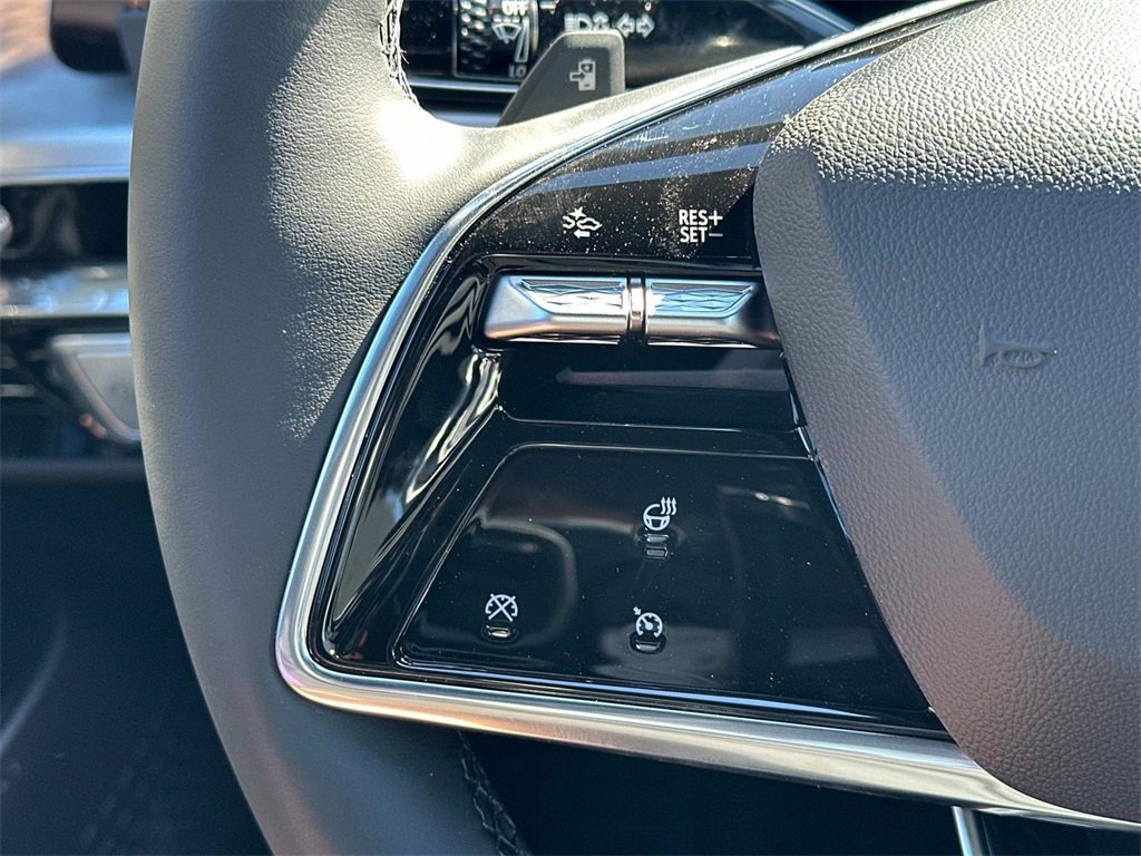 New 2025 Cadillac Lyriq Luxury image 15