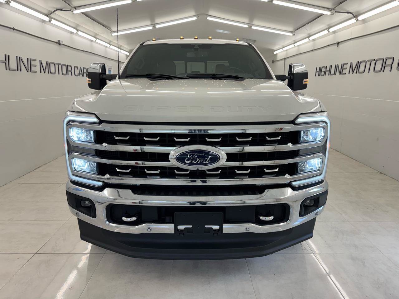 Used 2023 Ford F350 Lariat w/ Lariat Ultimate Package AWD/4WD image 2