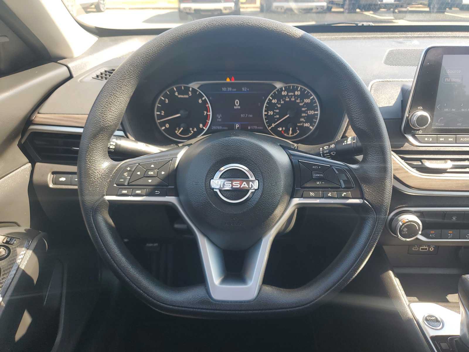 Used 2025 Nissan Altima 2.5 SV FWD image 11