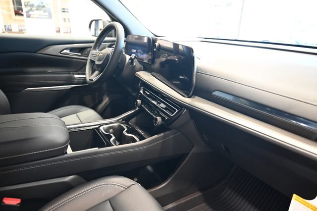 New 2027 Chevrolet Traverse LT w/ Driver Confidence Package FWD image 14