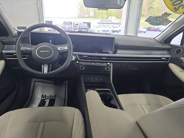 Used 2025 Hyundai Sonata SEL FWD image 11