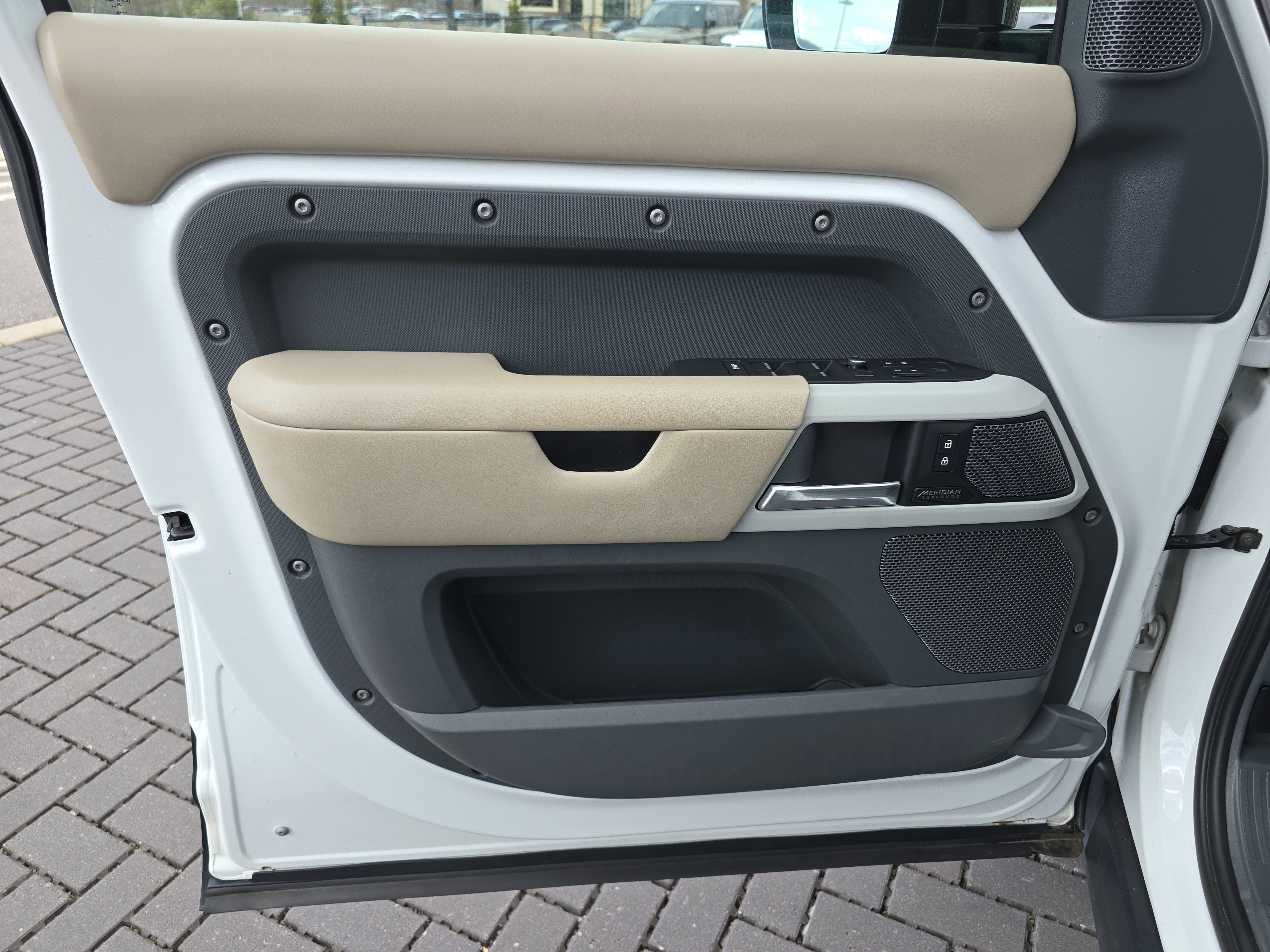 Used 2021 Land Rover Defender 110 X-Dynamic HSE image 19